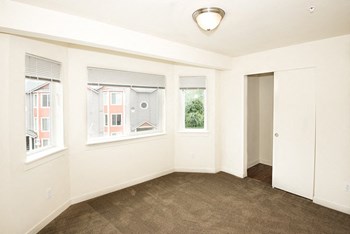 Greenburg 2 Bedroom Apt Greenburg - 2 Bed Apt